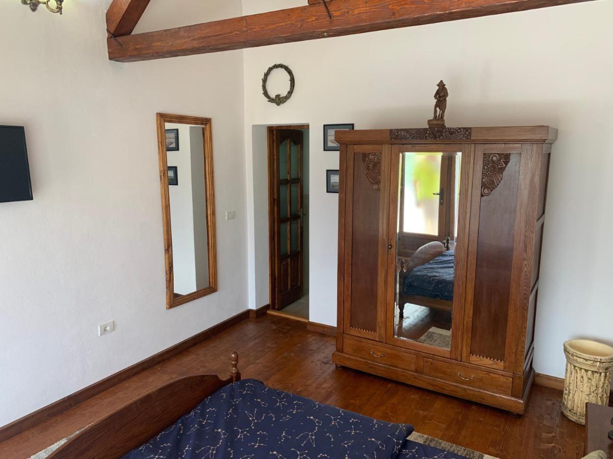 Casa Romana Ieşelniţa Eksteriør billede